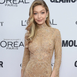 Gigi Hadid Debuts a Matte Black Mini Bob